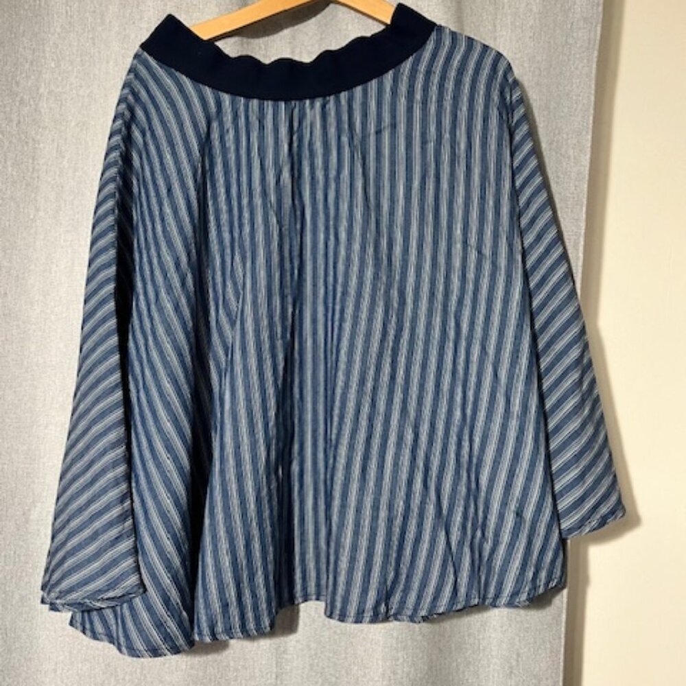 Cute striped full skirt with elastic waist and back zipper